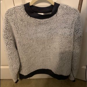 GRAY SHERPA CREWNECK